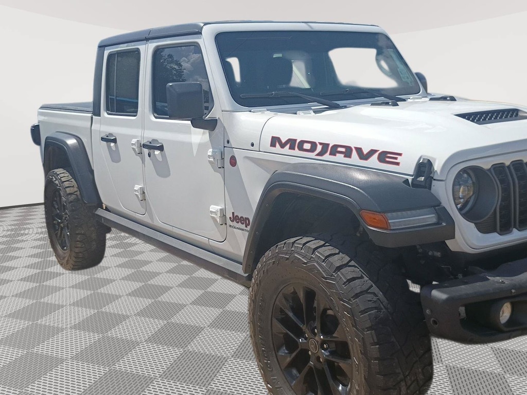 Used 2024 Jeep Gladiator Mojave Truck Crew Cab