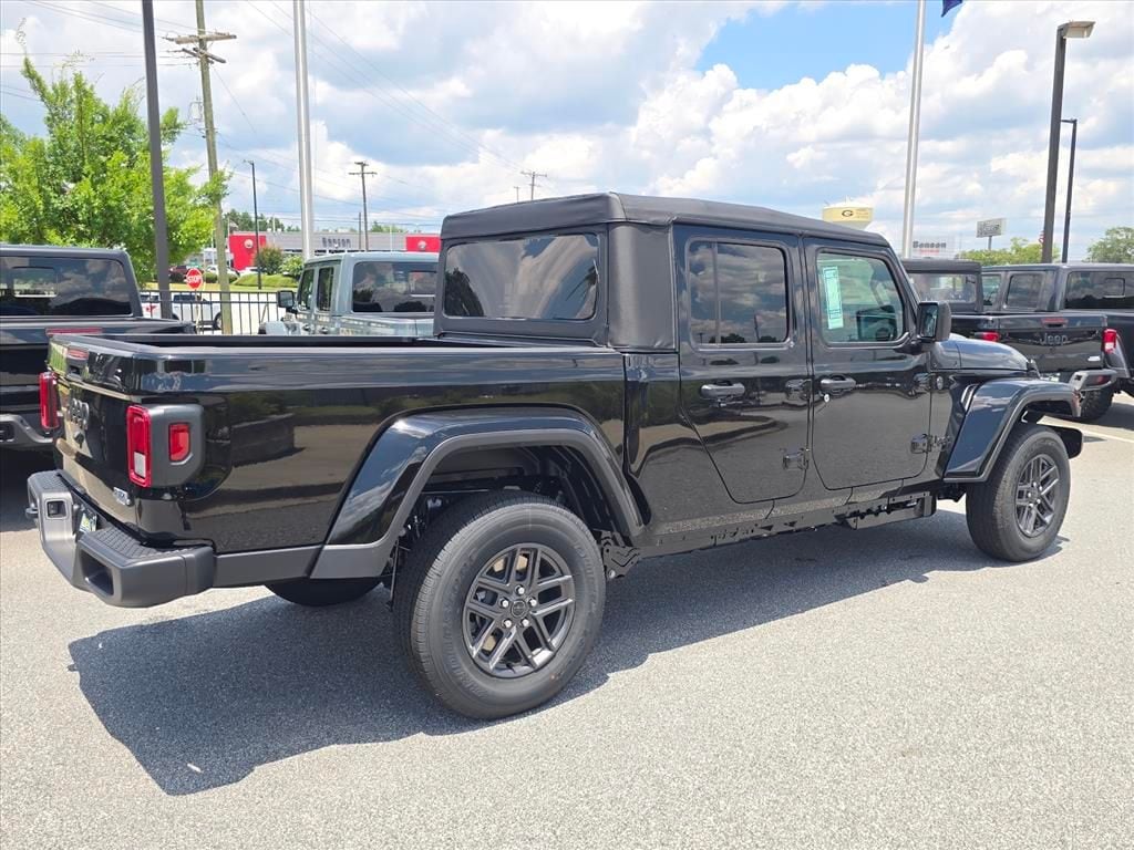 New 2026 Jeep Gladiator SPORT S 4X4 Pickup
