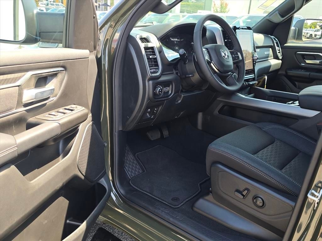 New 2026 Ram 1500 BIG HORN CREW CAB 4X4 5'7 BOX Pickup