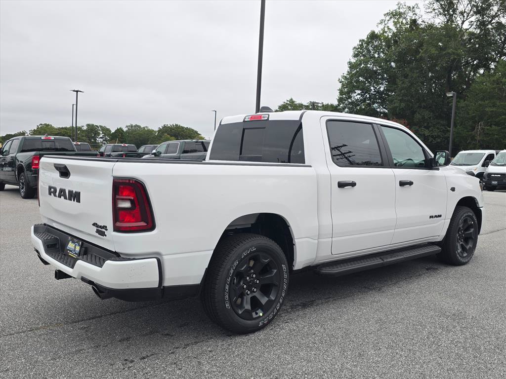 New 2027 Ram 1500 EXPRESS CREW CAB 4X4 5'7' BOX Pickup
