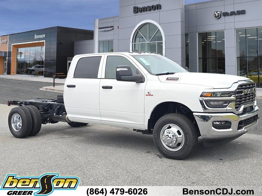 New 2026 Ram 3500 Chassis Cab TRADESMAN CREW 4X4 60' CA Pickup
