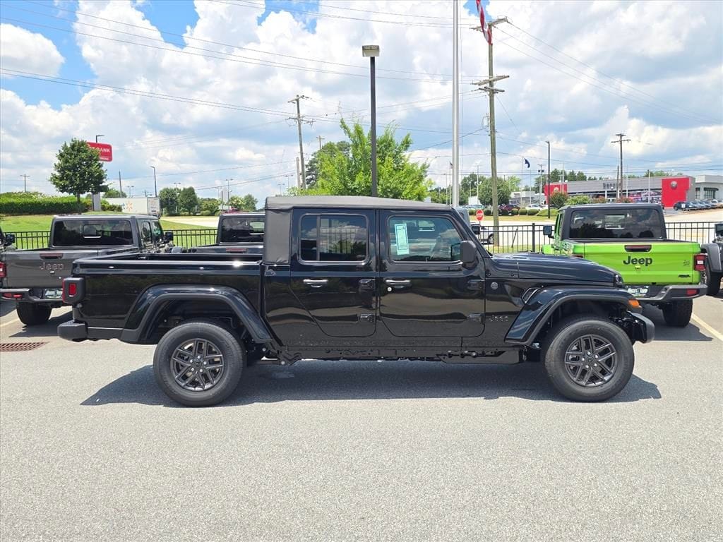 New 2026 Jeep Gladiator SPORT S 4X4 Pickup