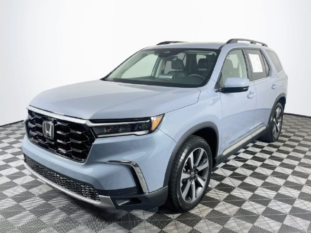 Used 2025 Honda Pilot Touring SUV