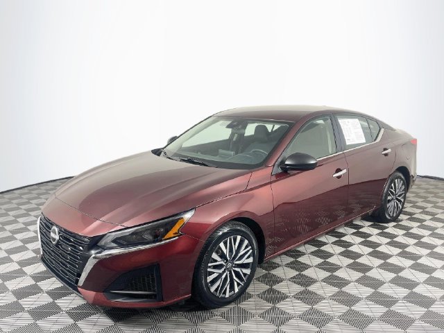 Used 2025 Nissan Altima SV Sedan