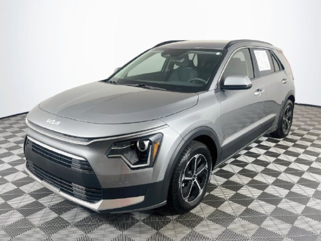 Used 2025 Kia Niro LX SUV
