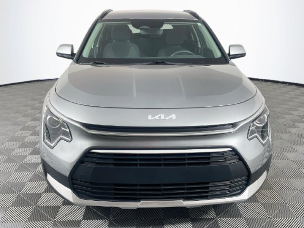 Used 2025 Kia Niro LX SUV