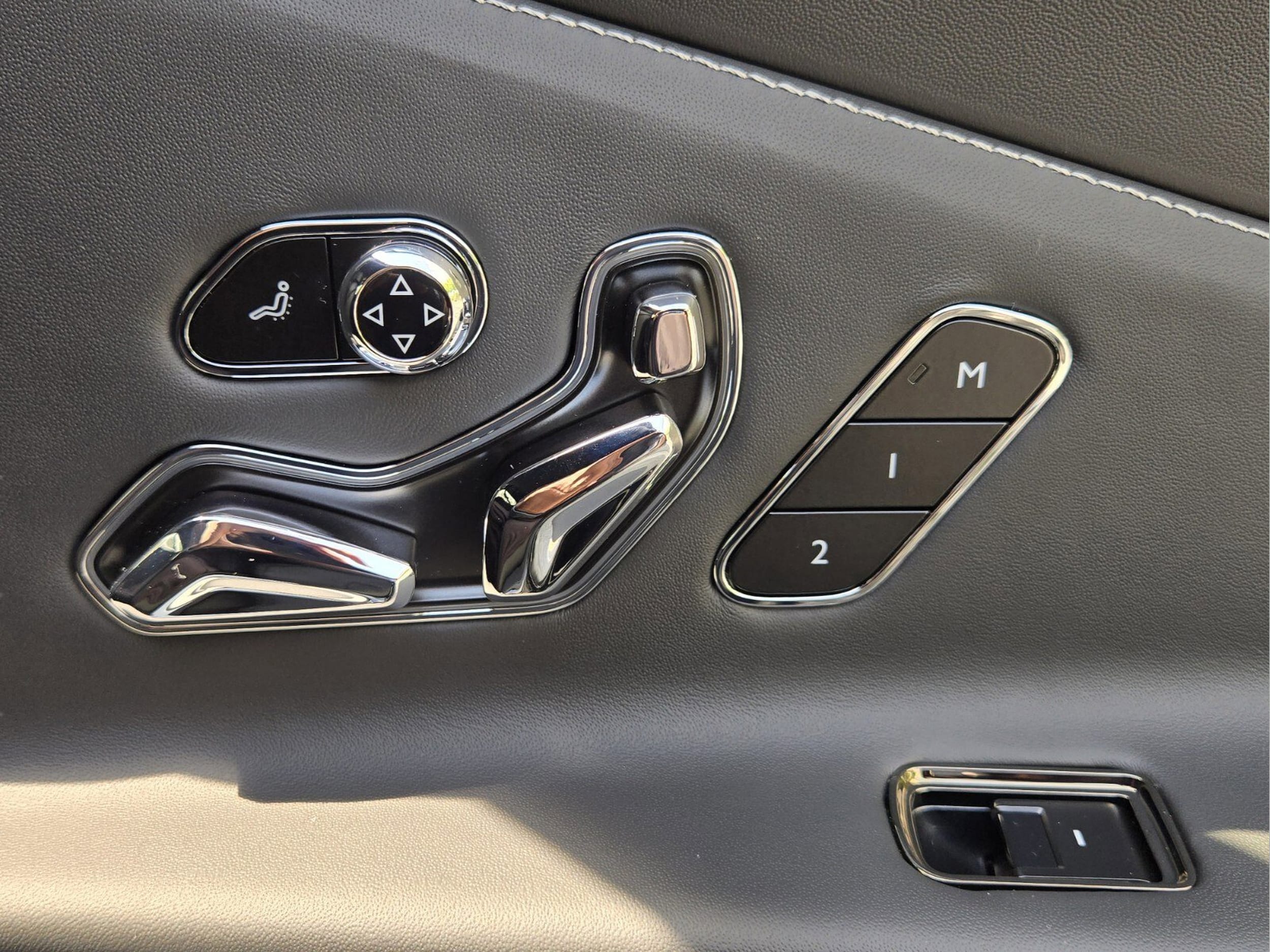 2026 Bentley Flying Spur Azure - Photo 33