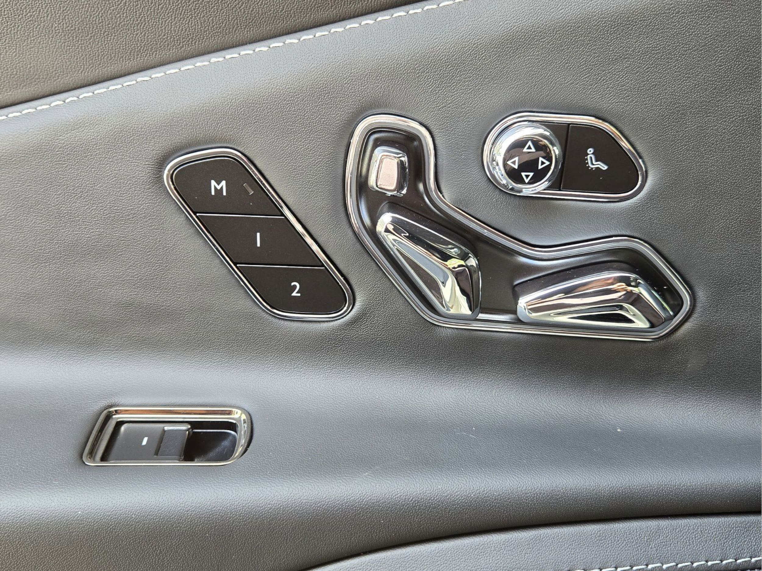 2026 Bentley Flying Spur Azure - Photo 26