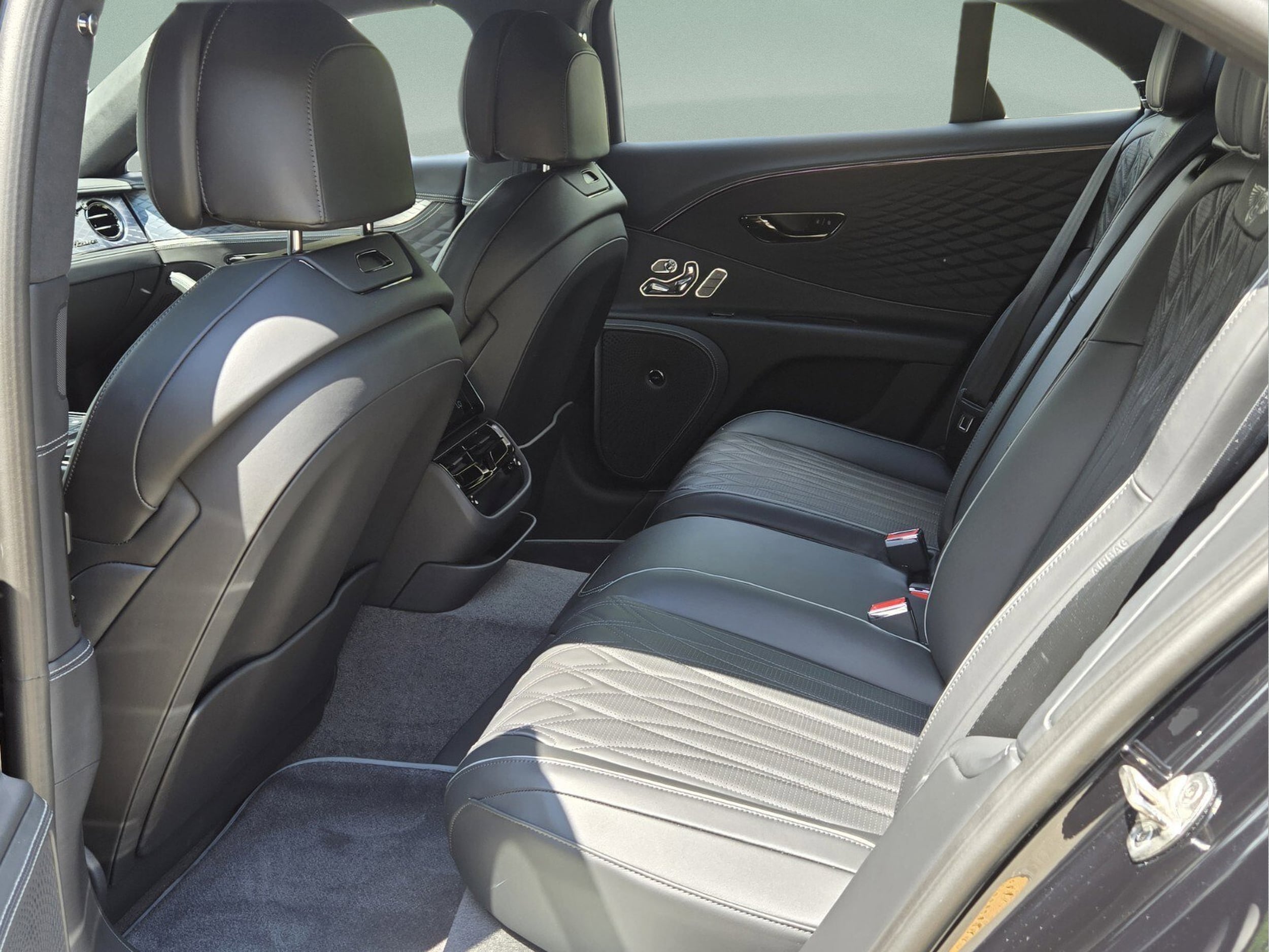 2026 Bentley Flying Spur Azure - Photo 23