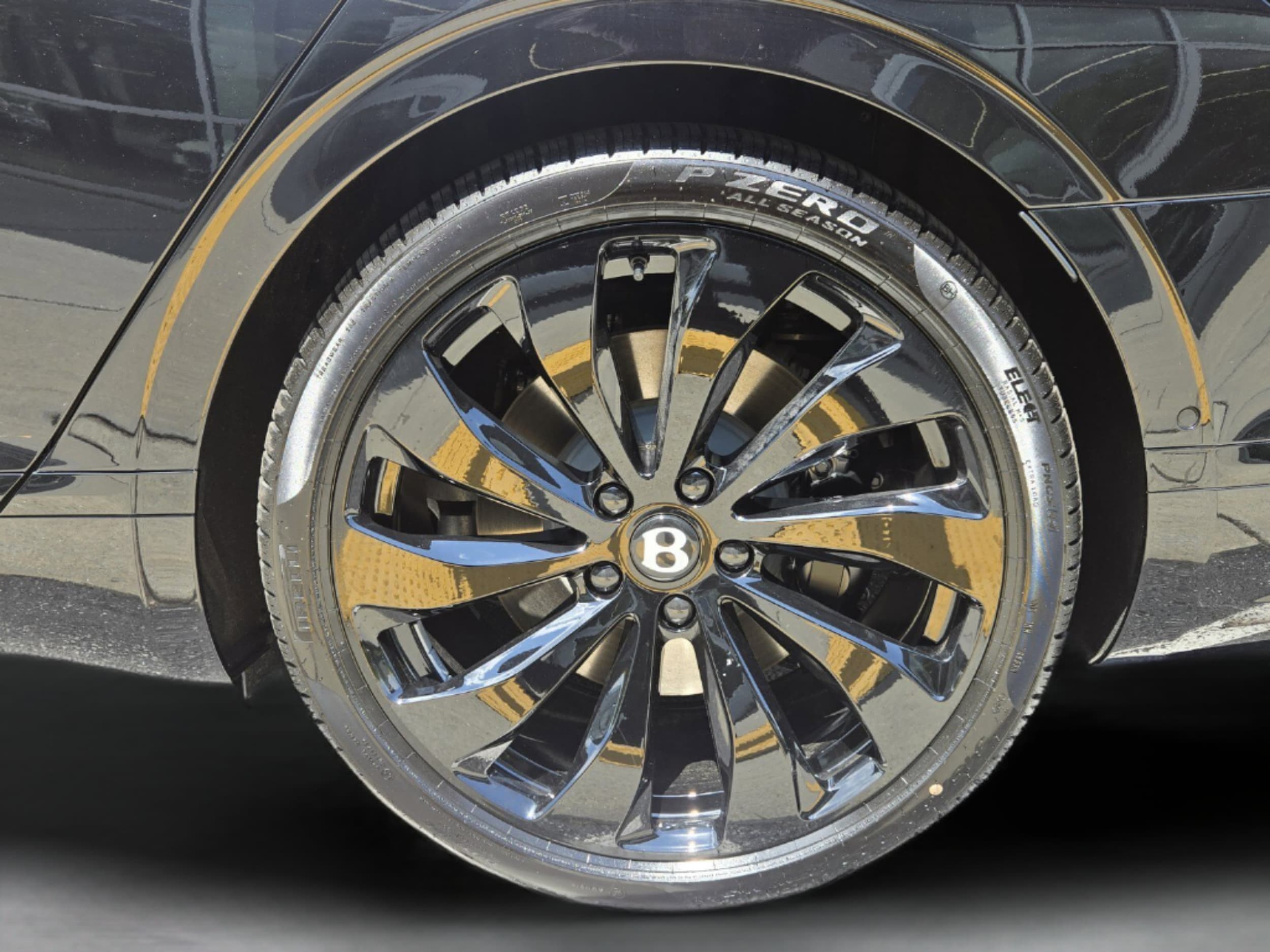 2026 Bentley Flying Spur Azure - Photo 16