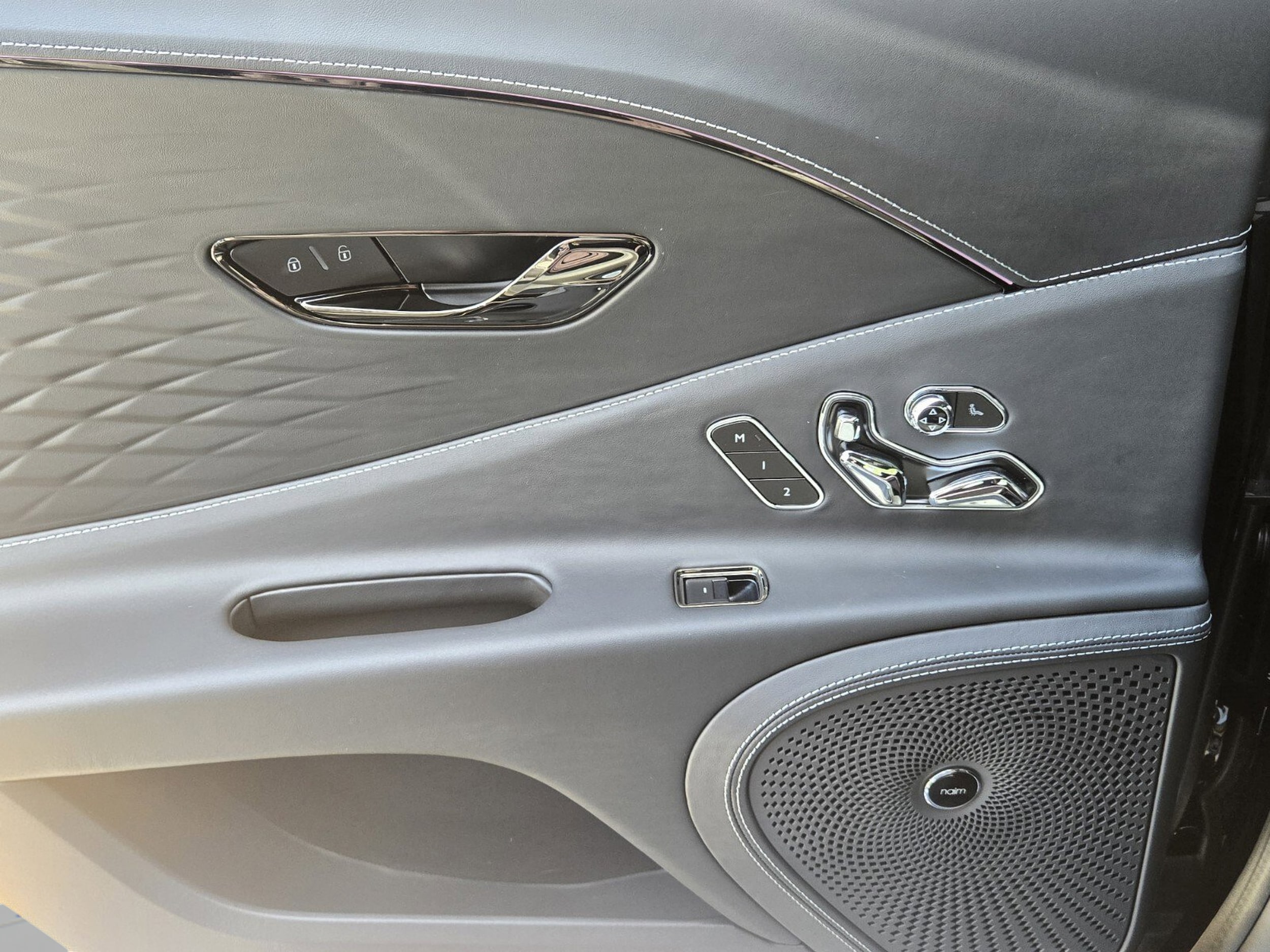 2026 Bentley Flying Spur Azure - Photo 25