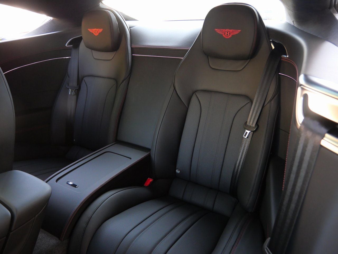 2026 Bentley Continental GT - Photo 16