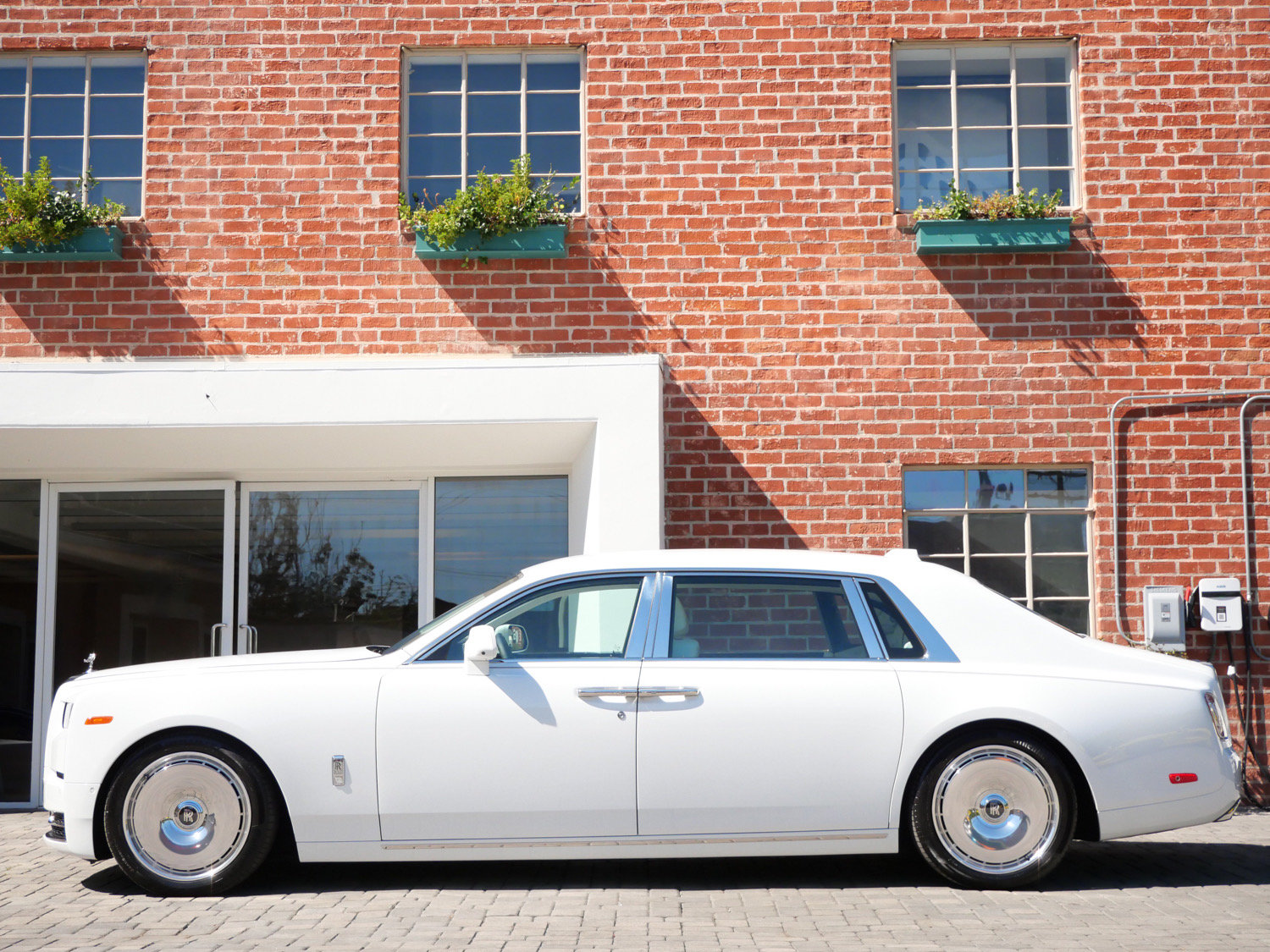 New 2027 Rolls-Royce Phantom Sedan