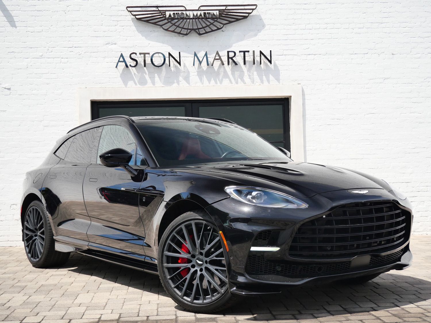 2024 Aston Martin DBX