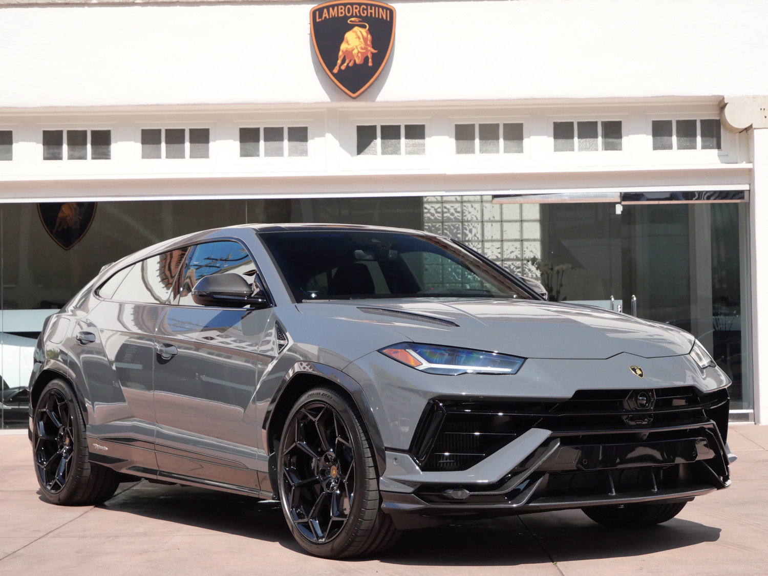  Lamborghini Urus