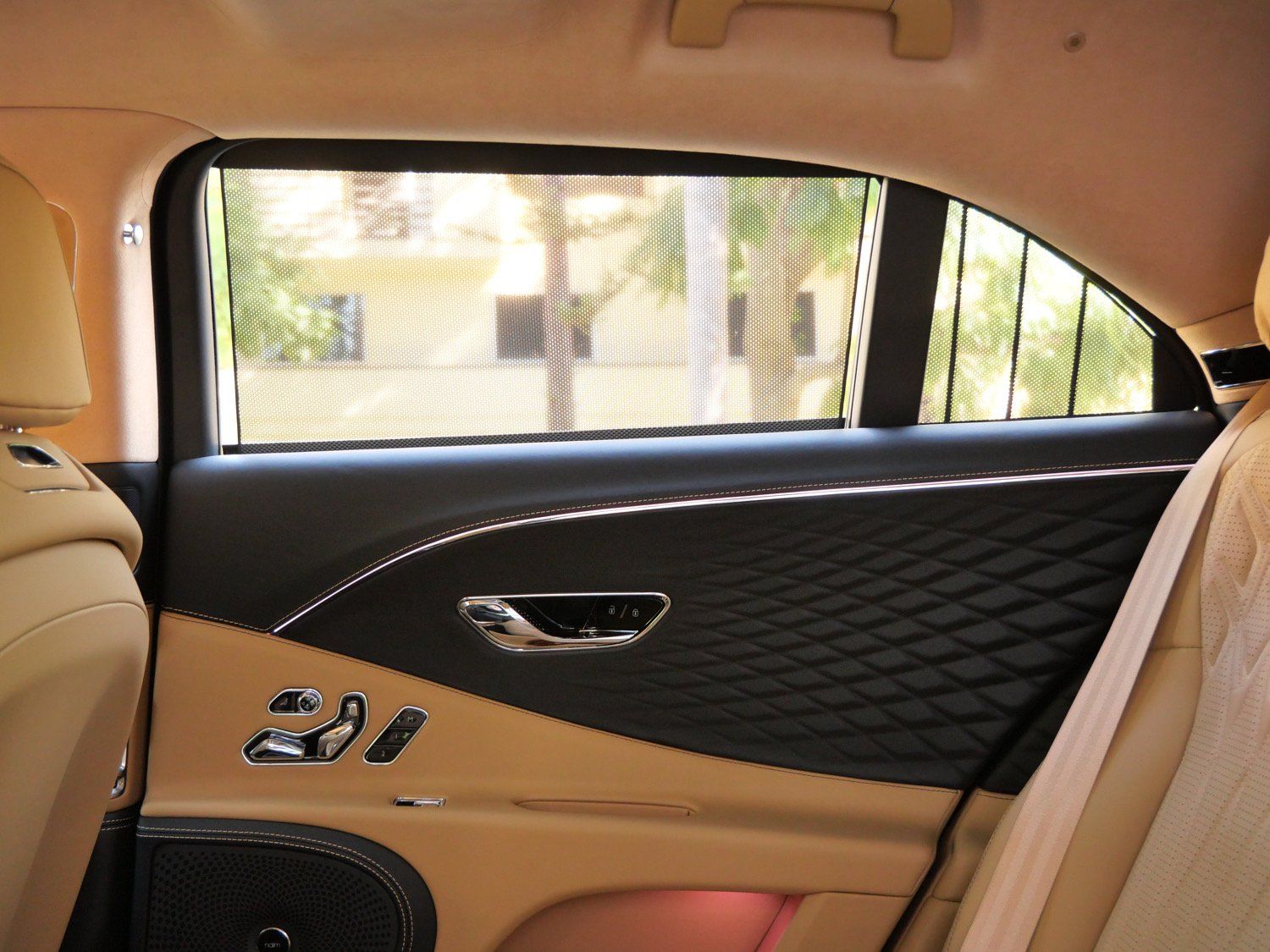 2026 Bentley Flying Spur Azure - Photo 23