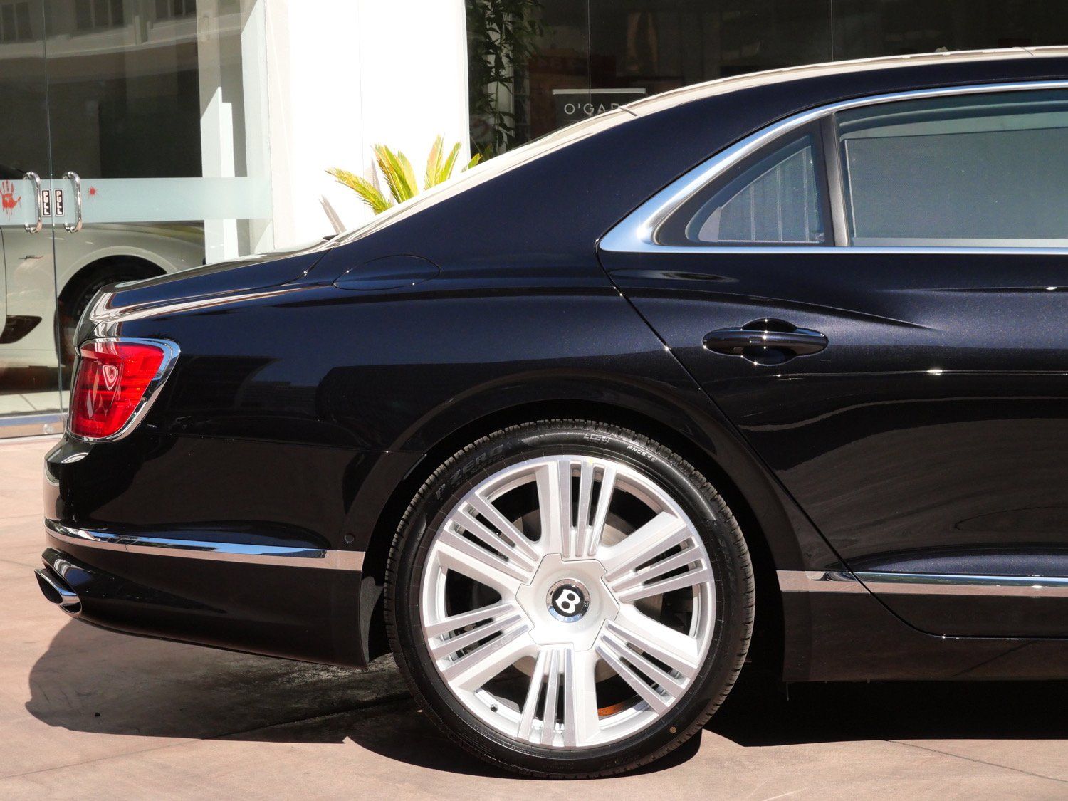 2026 Bentley Flying Spur Azure - Photo 9