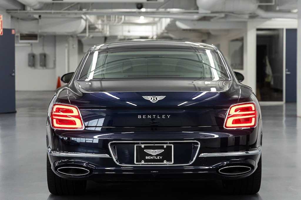 New 2026 Bentley Flying Spur V8 Sedan