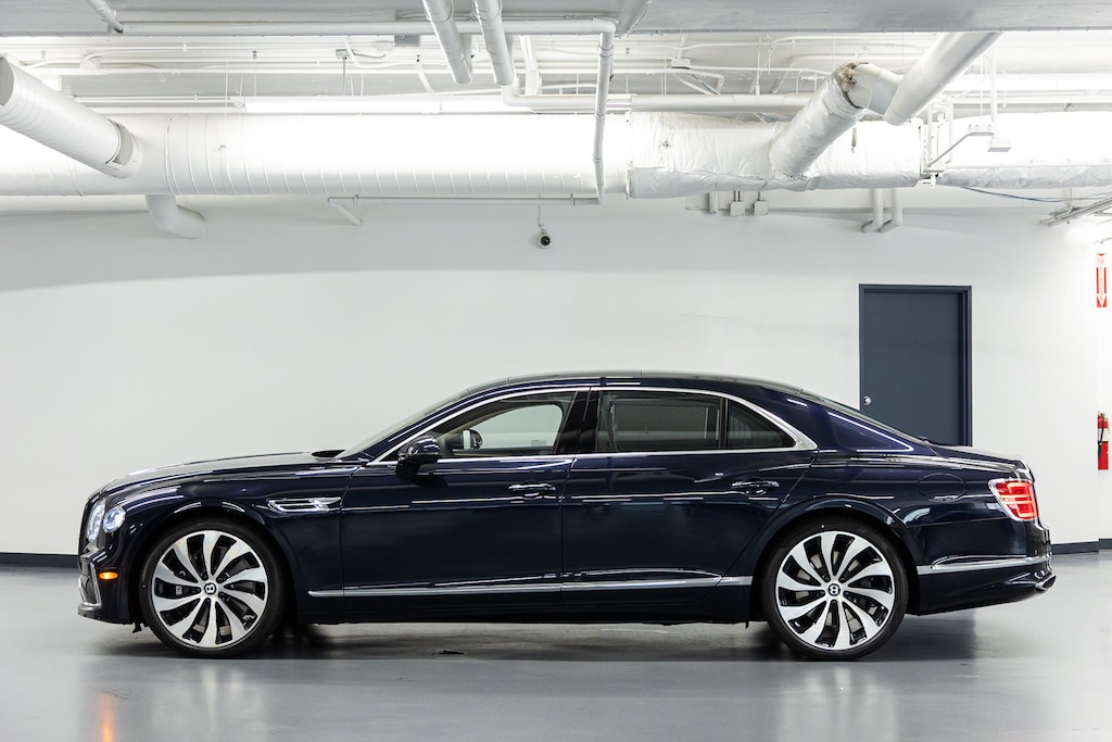 New 2026 Bentley Flying Spur V8 Sedan
