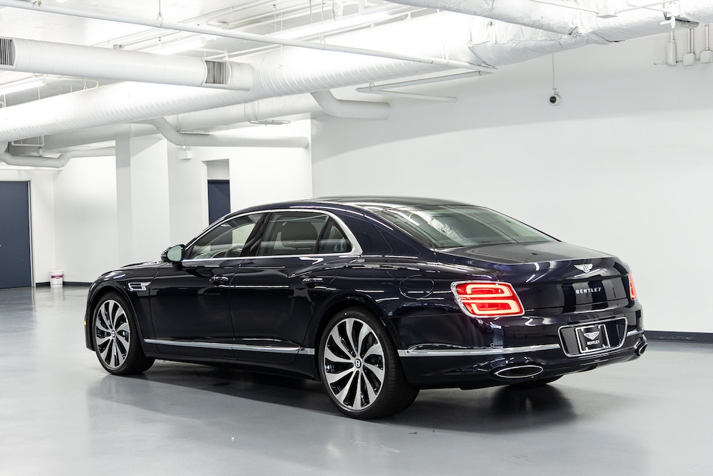 New 2026 Bentley Flying Spur V8 Sedan