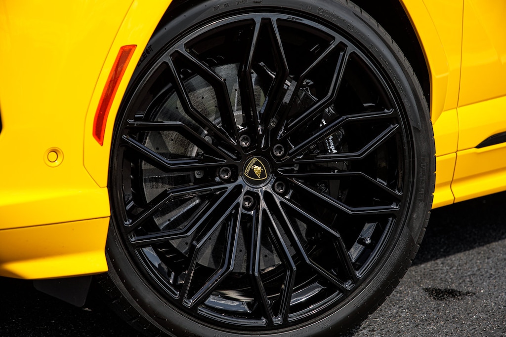 Certified 2025 Lamborghini Urus SE SE AWD
