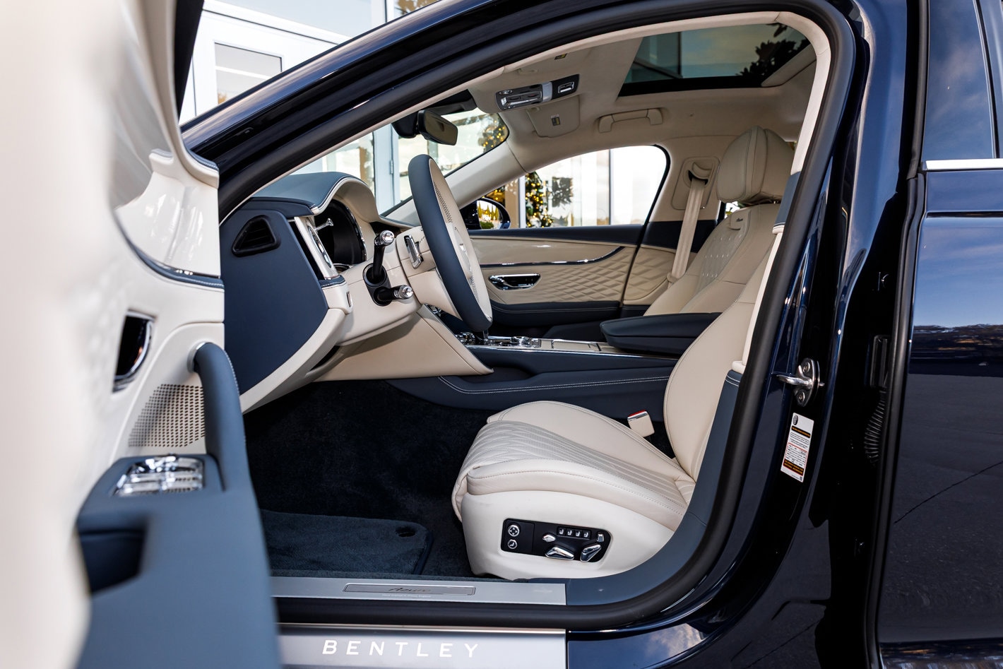 2026 Bentley Flying Spur Azure - Photo 29