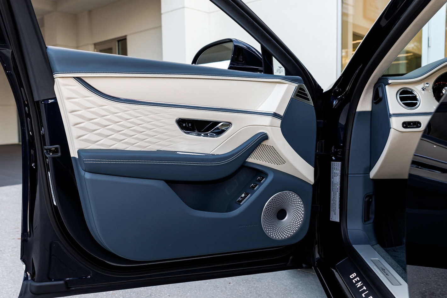 2026 Bentley Flying Spur Azure - Photo 22