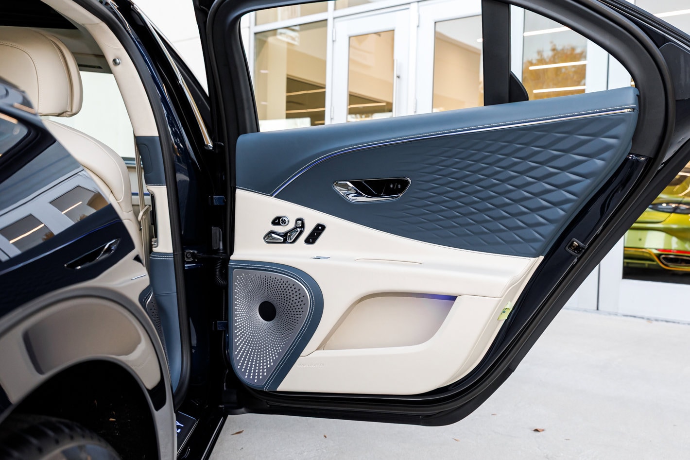 2026 Bentley Flying Spur Azure - Photo 40