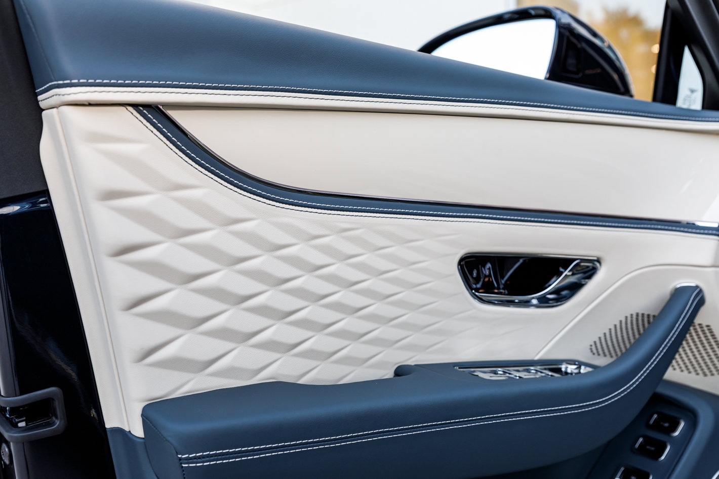 2026 Bentley Flying Spur Azure - Photo 23