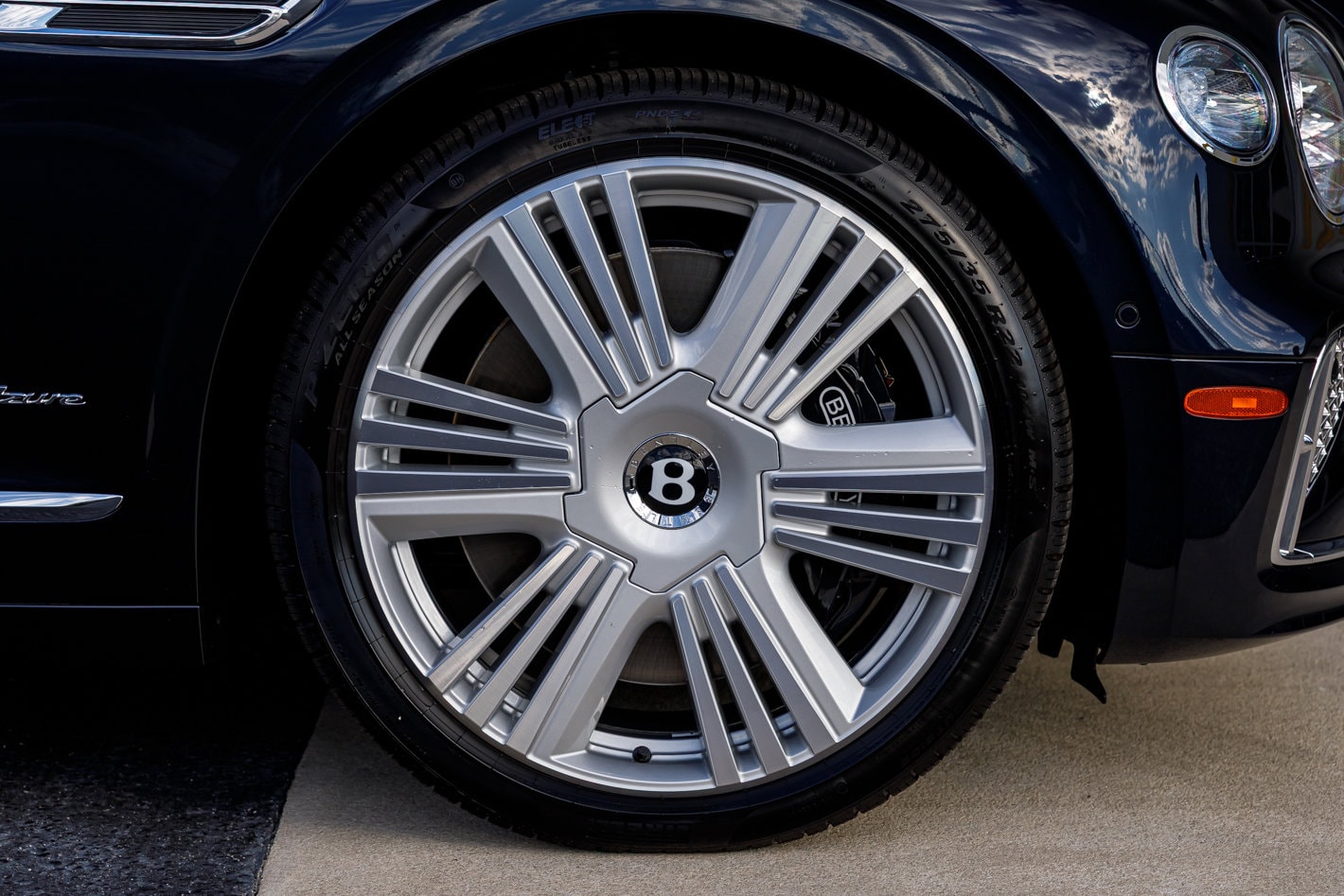 2026 Bentley Flying Spur Azure - Photo 18