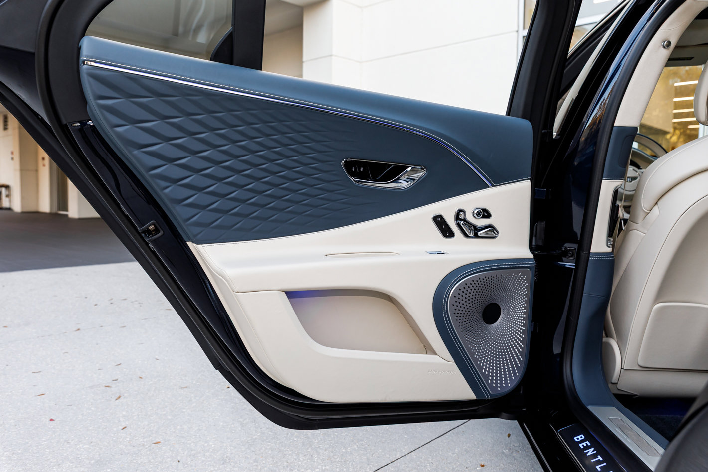 2026 Bentley Flying Spur Azure - Photo 32