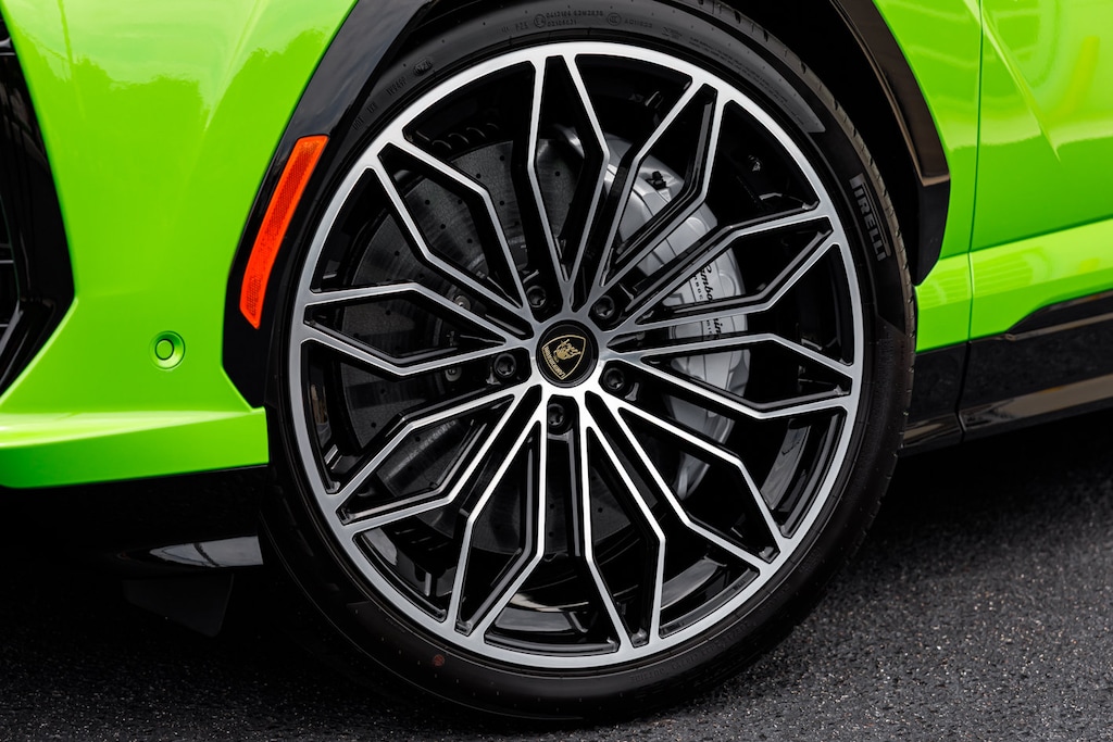 New 2026 Lamborghini Urus SE SE AWD