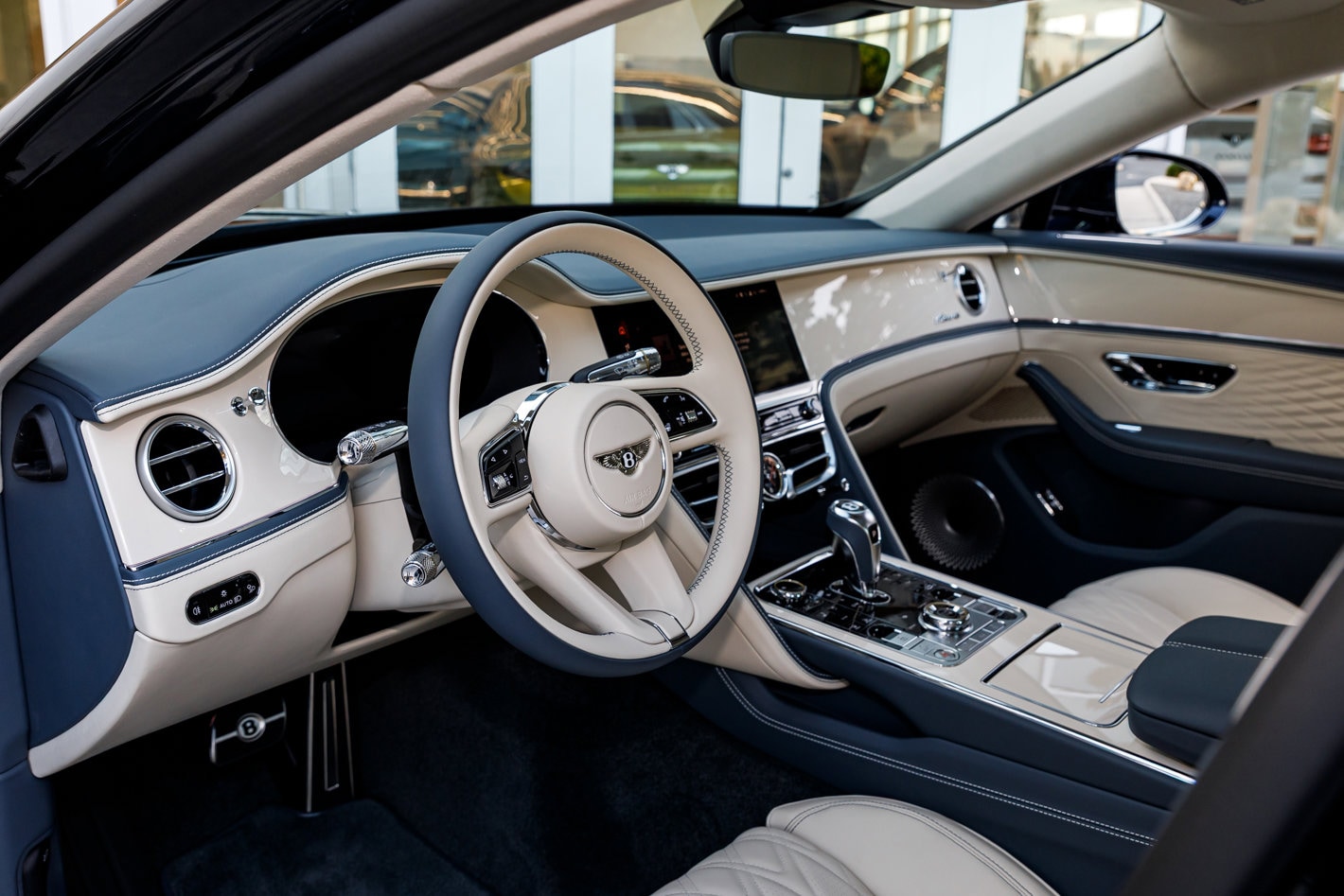 2026 Bentley Flying Spur Azure - Photo 26