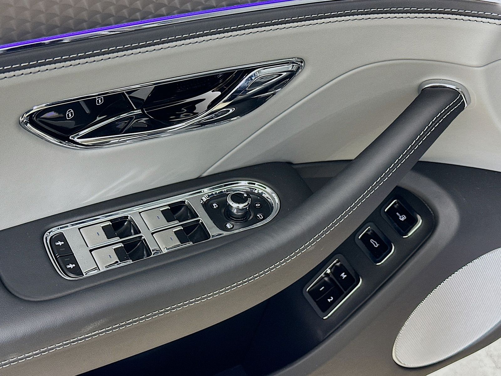 2026 Bentley Flying Spur Azure - Photo 19