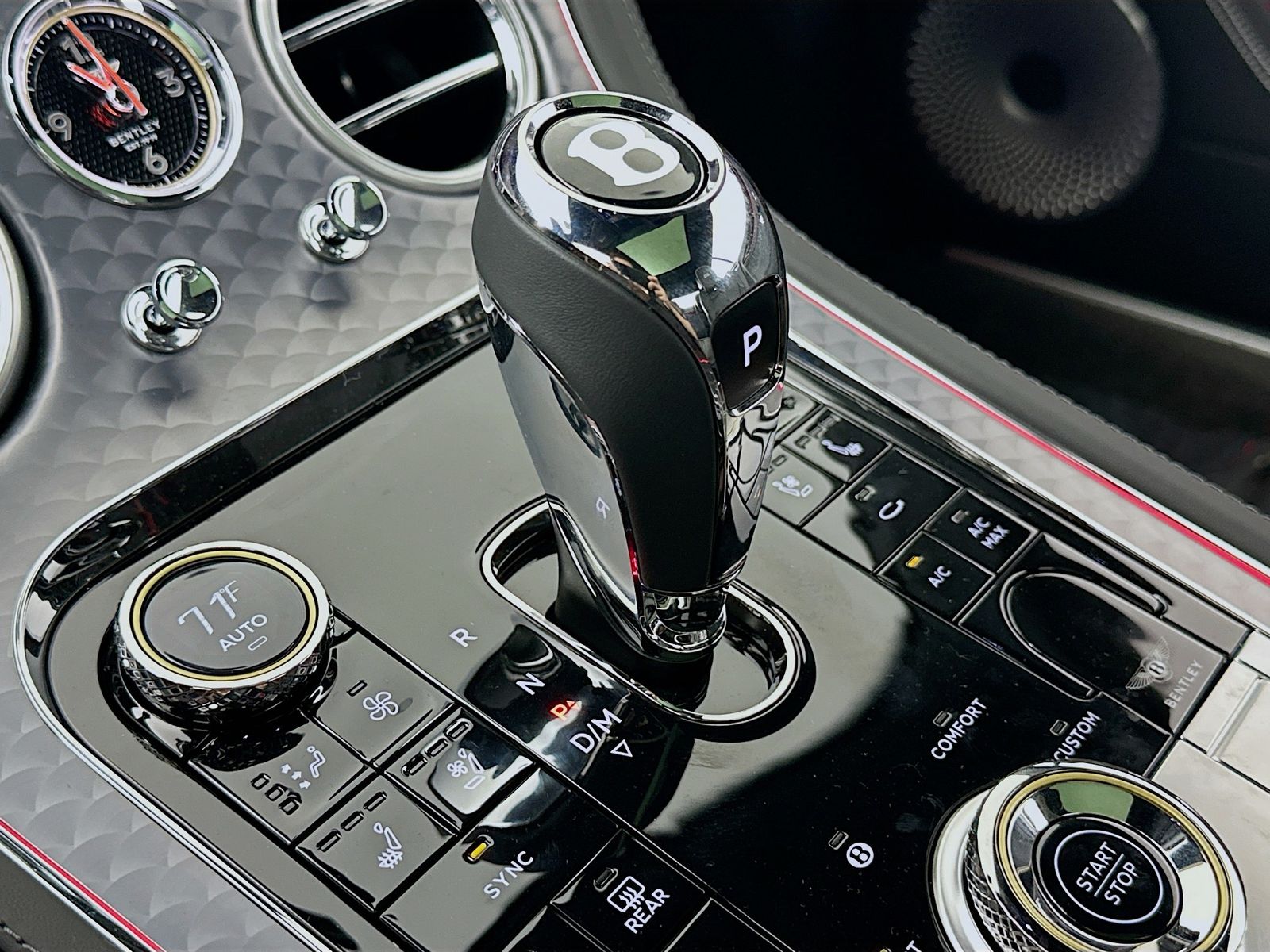 2025 Bentley Continental GT Black Edition - Photo 30