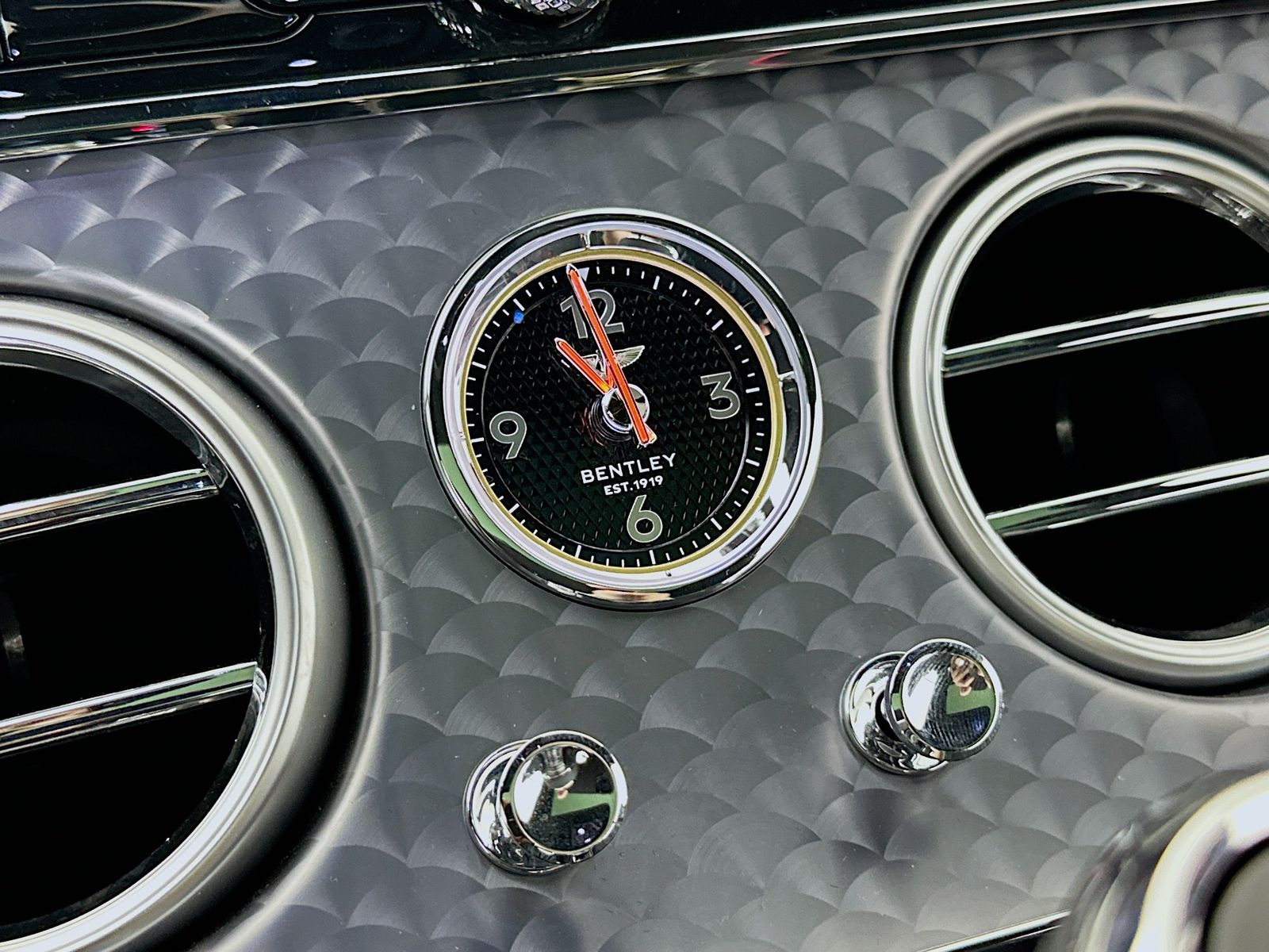 2025 Bentley Continental GT Black Edition - Photo 28