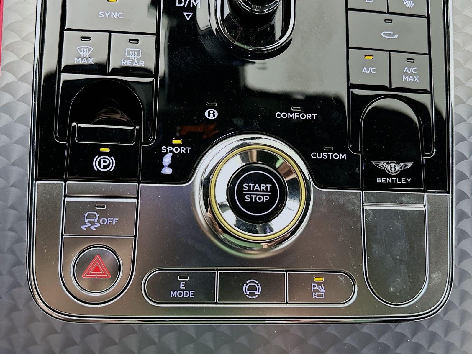 2025 Bentley Continental GT Black Edition - Photo 31