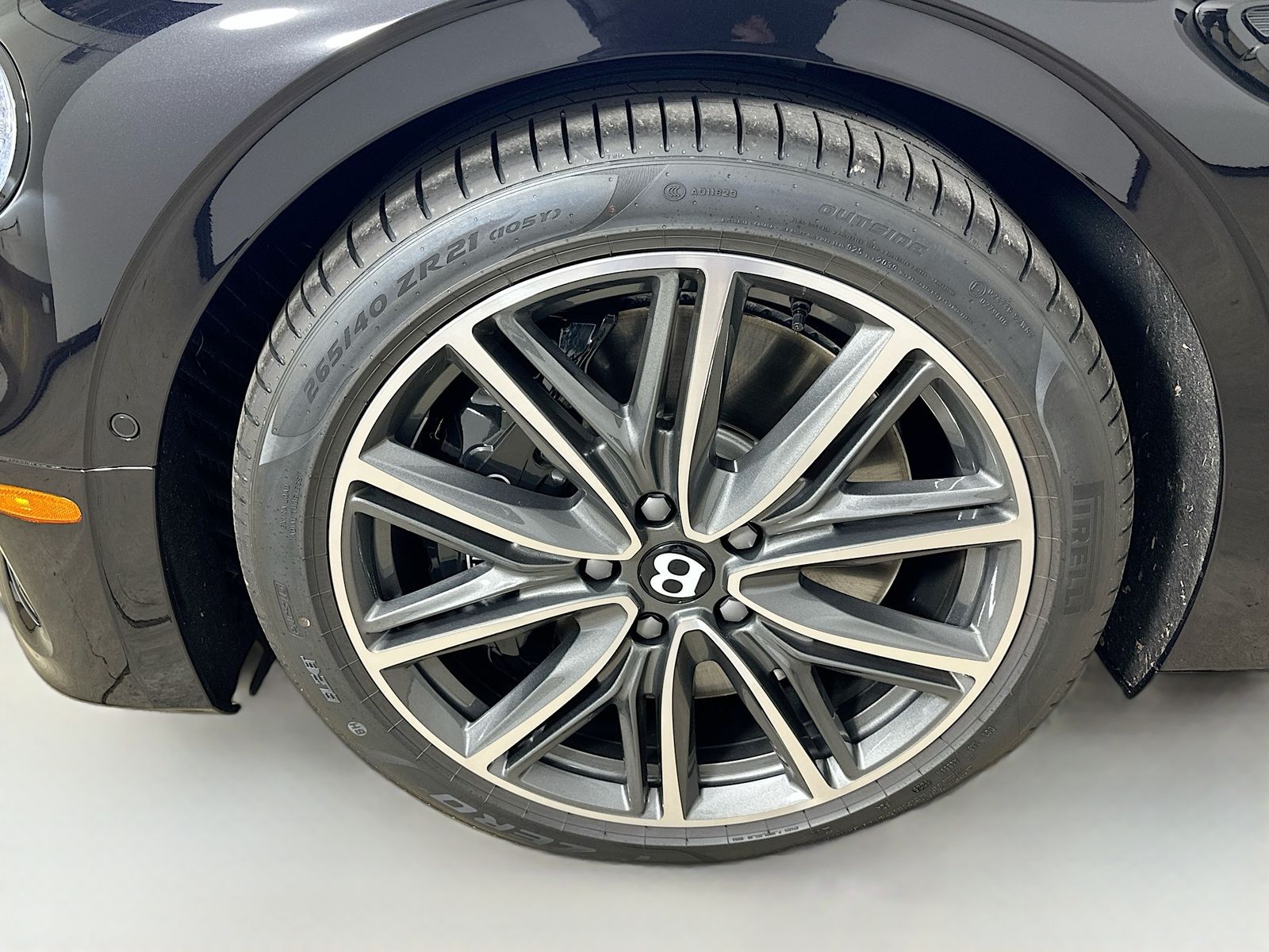 2026 Bentley Flying Spur Azure - Photo 6