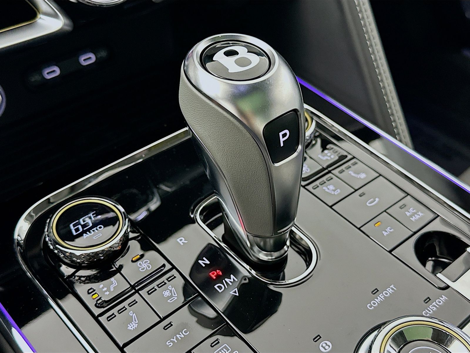 2026 Bentley Flying Spur Azure - Photo 30