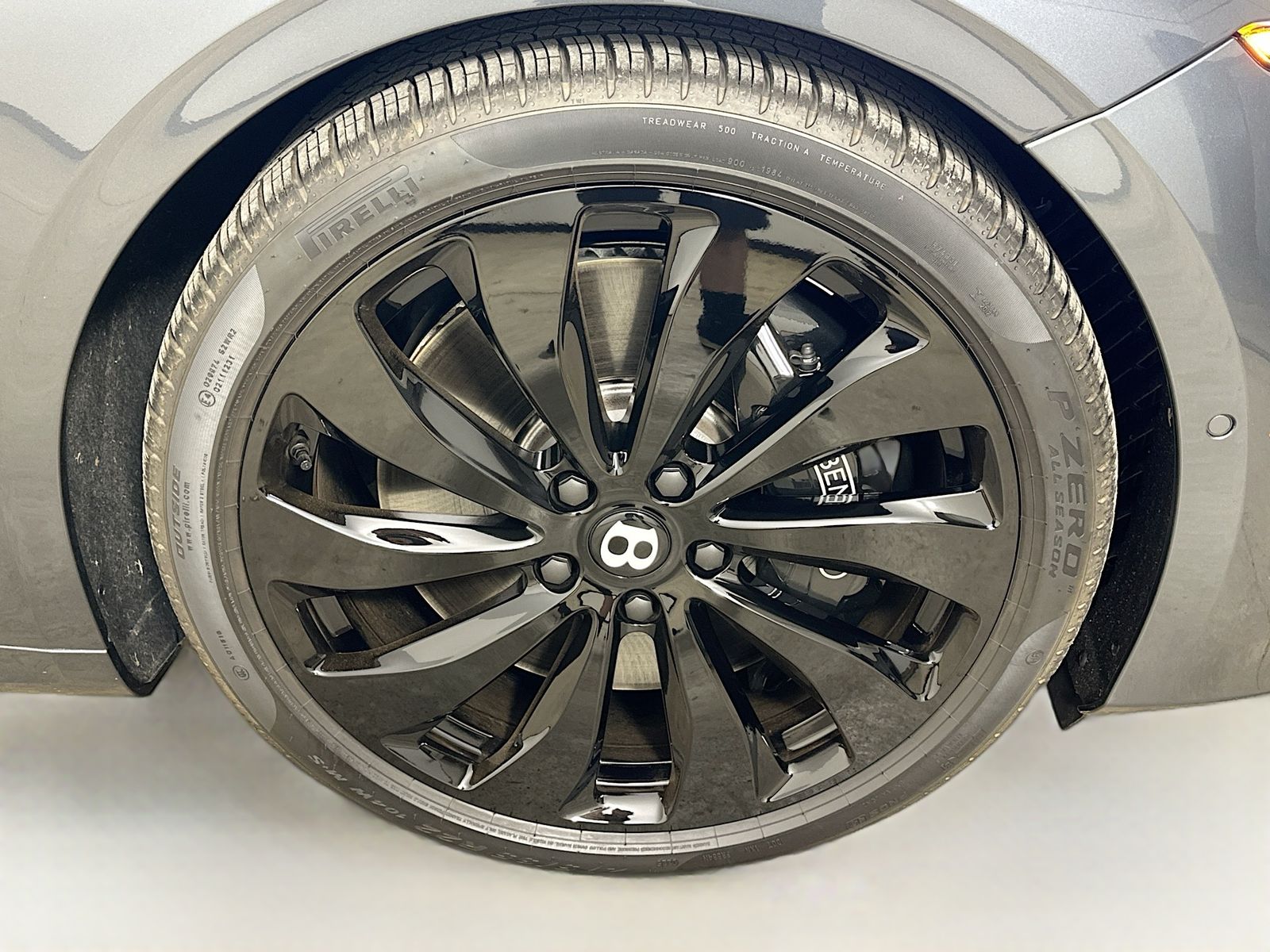 2025 Bentley Continental GT Black Edition - Photo 6