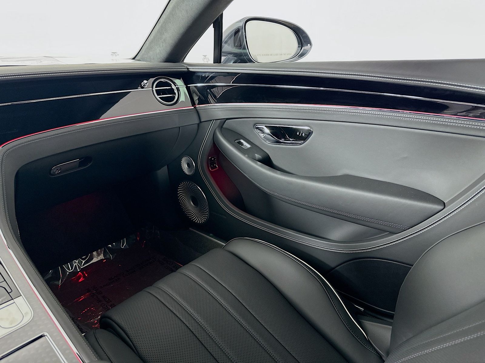 2025 Bentley Continental GT Black Edition - Photo 25