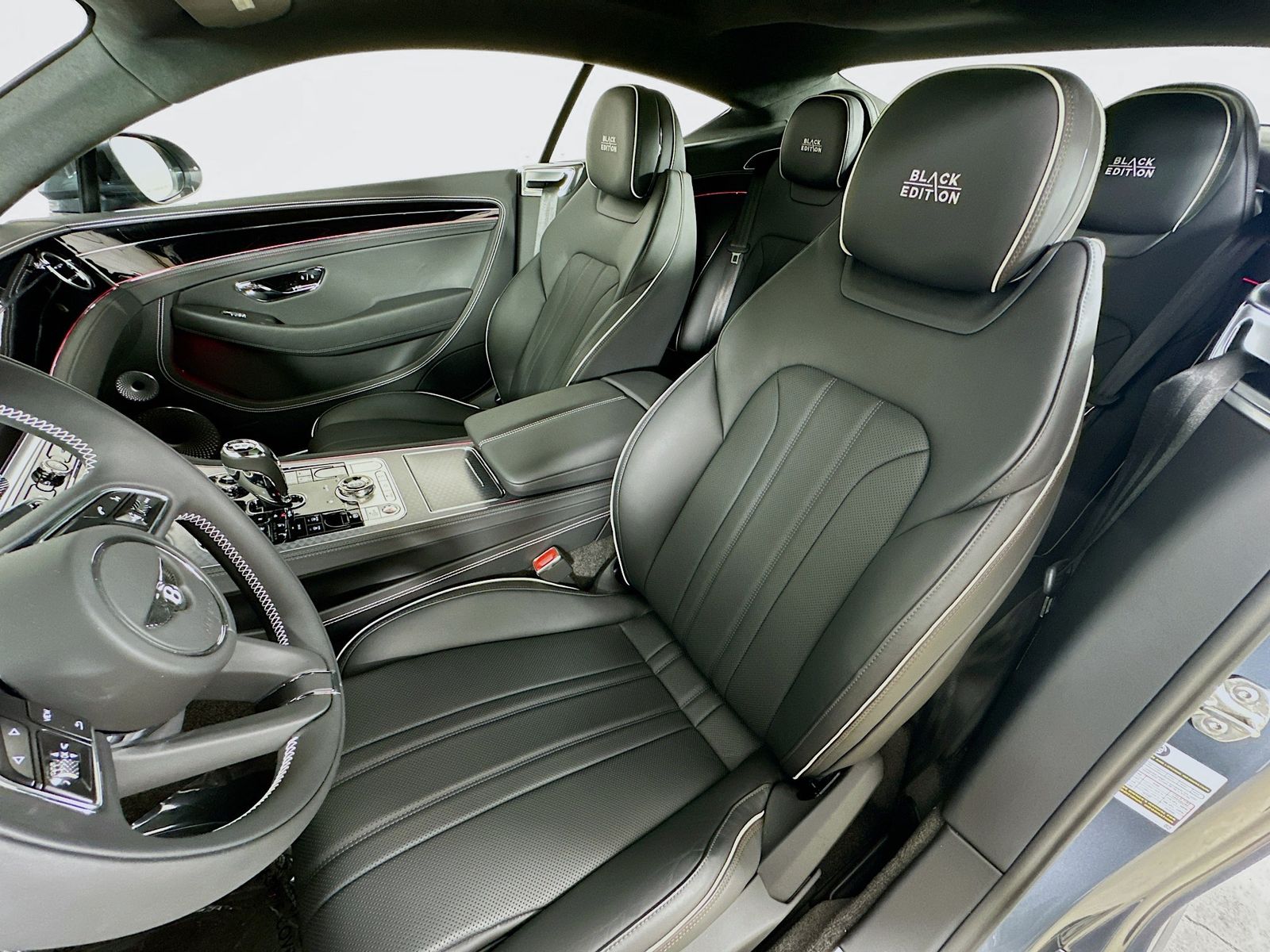 2025 Bentley Continental GT Black Edition - Photo 37