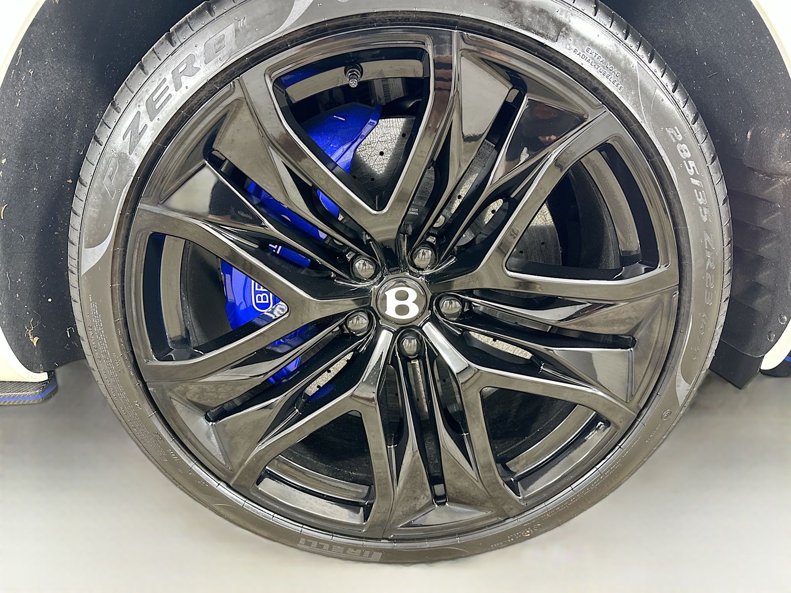 2026 Bentley Bentayga Speed - Photo 6