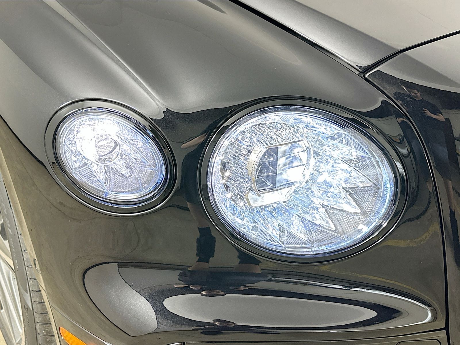 2026 Bentley Flying Spur Azure - Photo 13