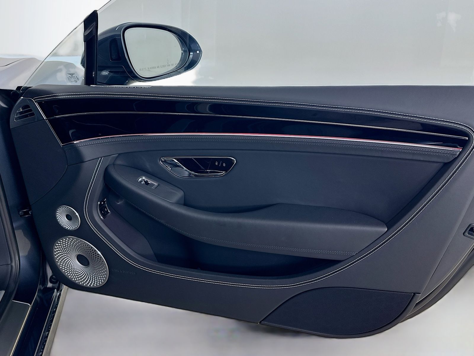 2025 Bentley Continental GT Black Edition - Photo 45