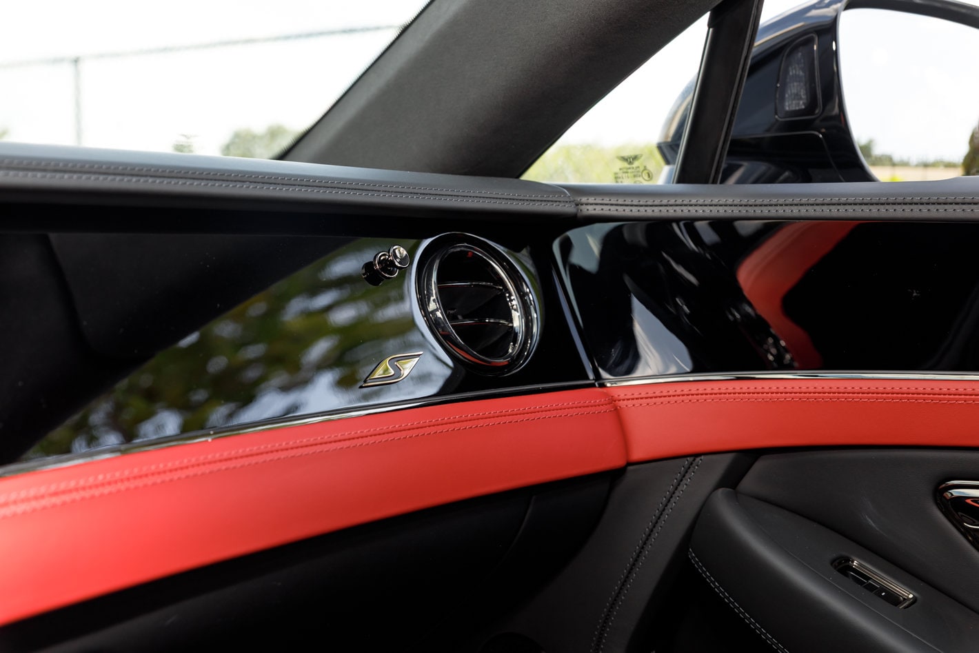 2026 Bentley Continental GT - Photo 32