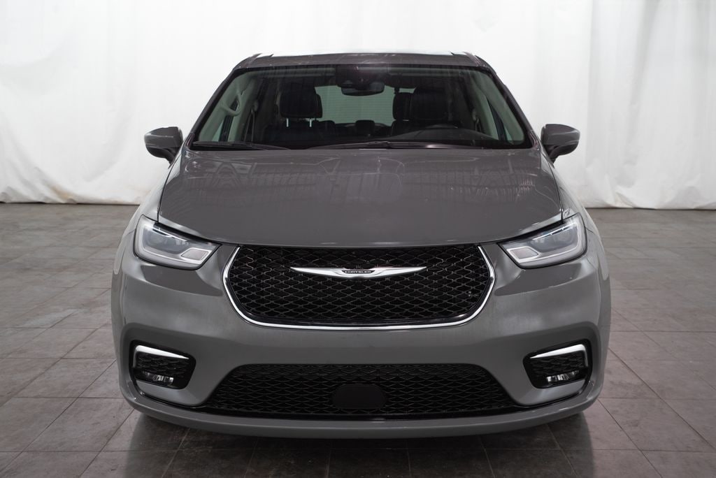 Used 2023 Chrysler Pacifica Touring L Van Passenger Van