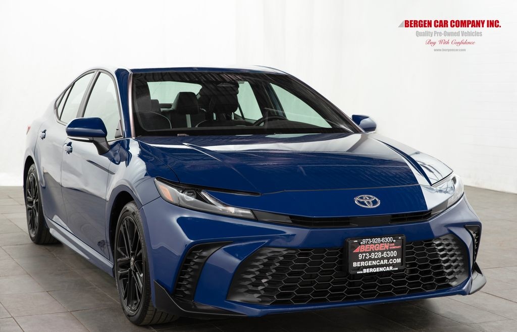 Used 2025 Toyota Camry SE Sedan