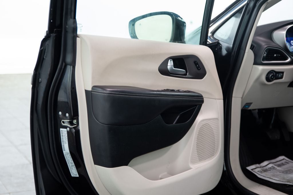 Used 2024 Chrysler Pacifica Touring L Van Passenger Van