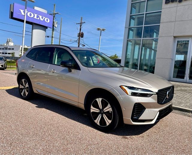 2024 Volvo XC60 T8 Plus Dark